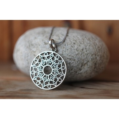 Подвеска из белого металла Мандала